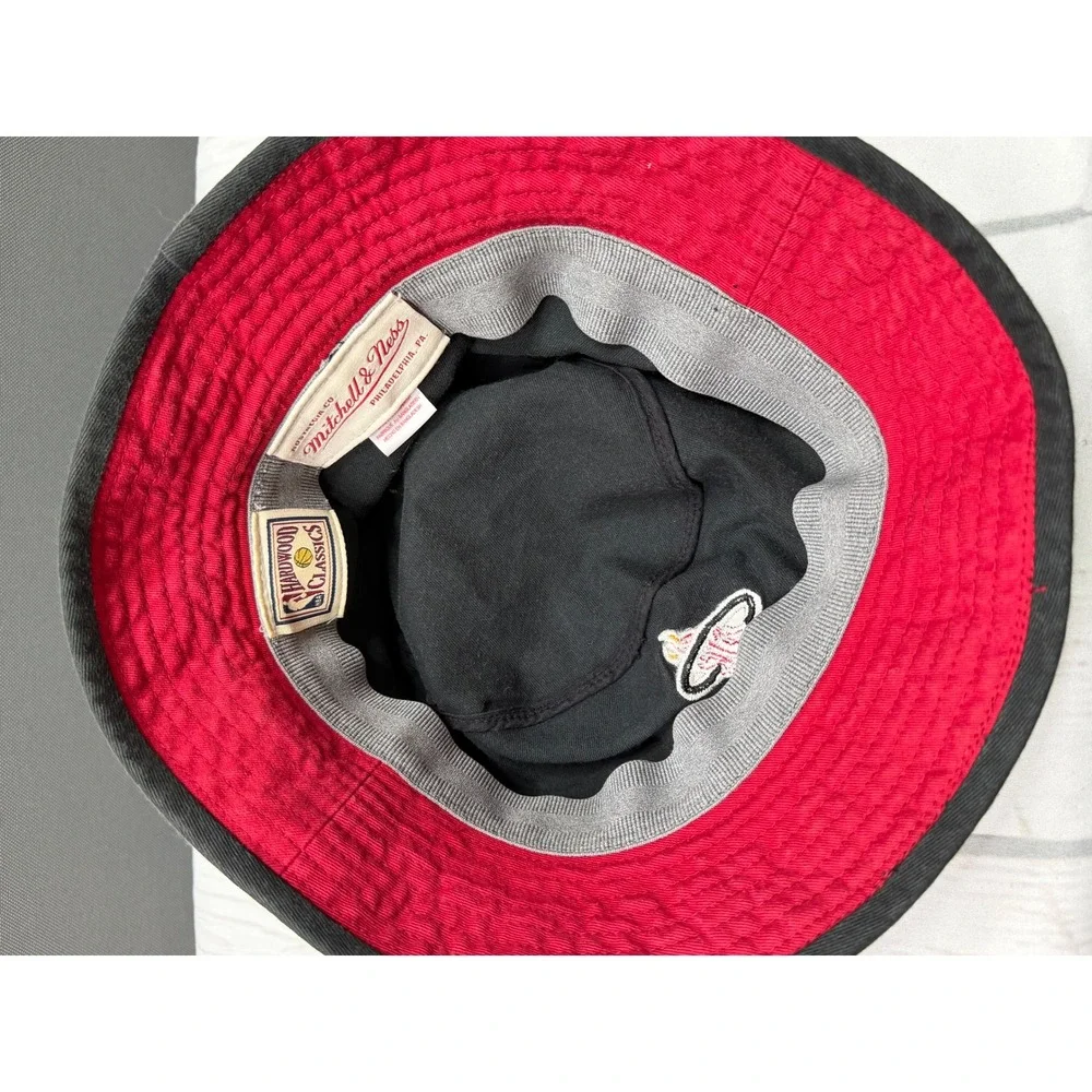 Mitchell & Ness Bucket Hat Mens Black Miami Heat Hardwood‎ Classics OSFM